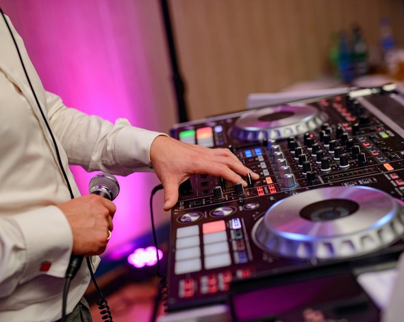 Profi-DJ finden für Ihre Geburtstagsparty